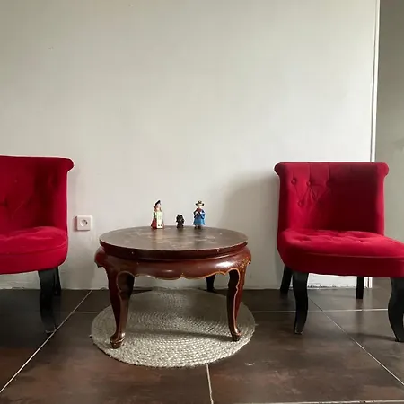 Duplex 4br - 1,5km - Wifi/vod - Aircond Διαμέρισμα *
