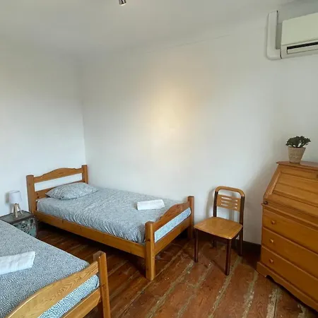 Duplex 4br - 1,5km - Wifi/vod - Aircond Διαμέρισμα *